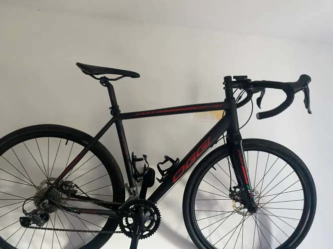 Bicicleta Speed Aro 700 Oggi Velloce Disc 16v Claris quadro tamanho 54