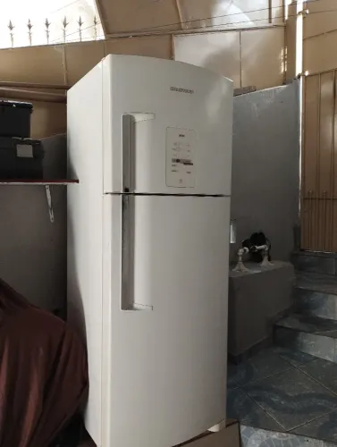 Geladeira Brastemp com poucos detalhes de uso