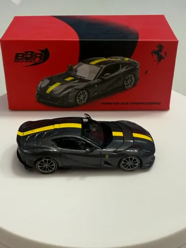 Mini GT BBR Ferrari nova lacrada 