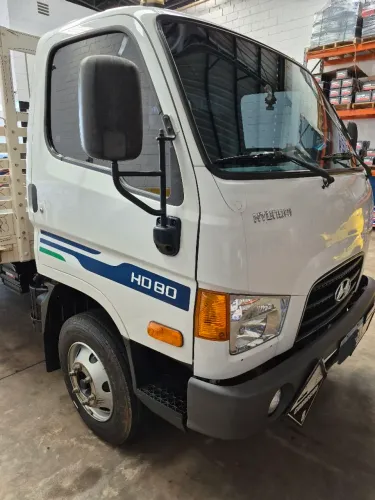 Caminhão HD80 Hyundai - 2023 | ÚNICO DONO | APENAS 54.900 KM | AR-CONDICIONADO