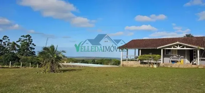 Lindo sítio em Águas Claras, 4 hectares somente 1,2 km do asfalto
