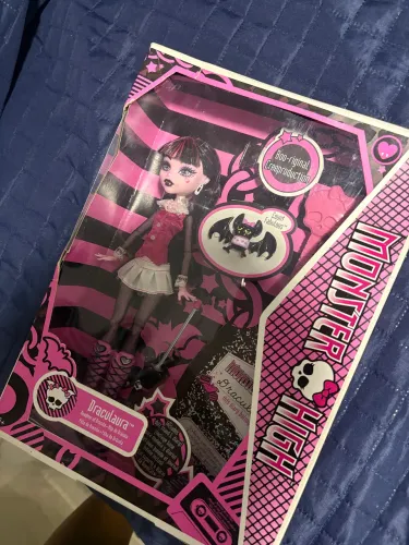 Draculaura creeproduction monster High