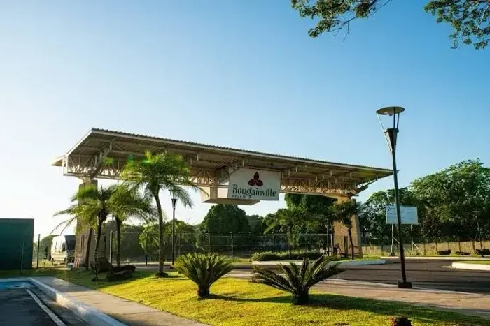Vende - se lote no condomínio Bougaínvílle, na Augusto Montenegro.