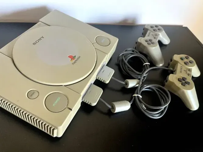 PlayStation 1 Original + 2 Controles
