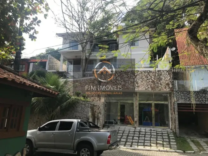 FJM Imoveis vende: Condomínio em Maria Paula: Casa 5 Dorms, 4 Suítes à Venda