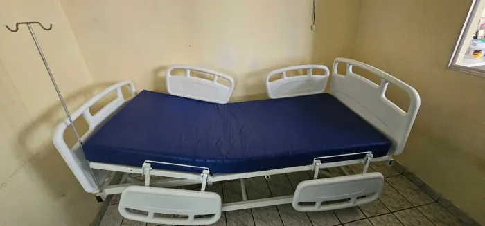 Cama Hospitalar Manual com Colchão