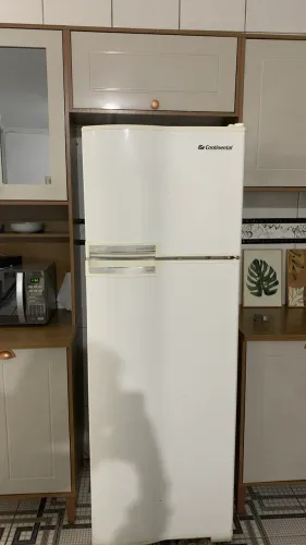 Geladeira continental branca Frost free