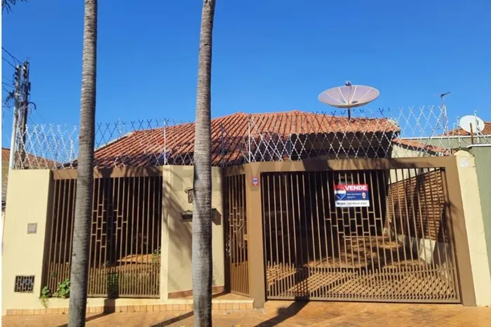 Casa com Piscina no Centro de Jaboticabal | 3 Quartos, 2 Suítes e Excelente Localização