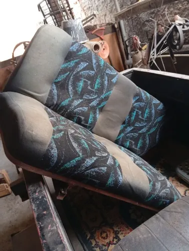 Sofá cama caminhão Mercedes