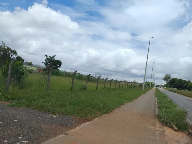 Vendo Lote na quadra 111 do recanto das emas