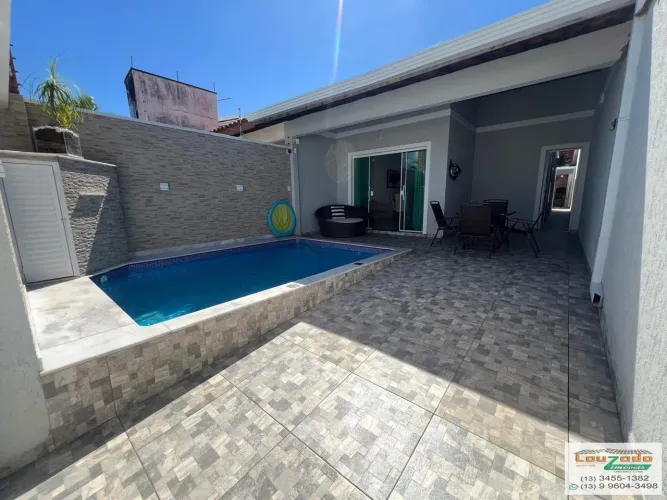 Casa à Venda no bairro Cidade Nova Peruíbe em Peruíbe/SP.