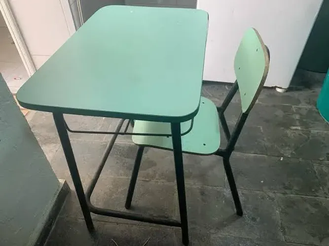 Kit carteira e cadeira escolar adulto