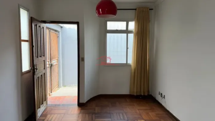 Linda Casa Geminada 3 quartos bairro Paquetá para locação 3.500,00