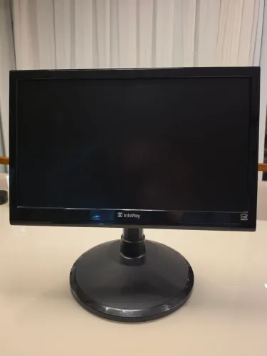 MONITOR ITAUTEC 18,5? VGA COM SUPORTE TELESCÓPICO