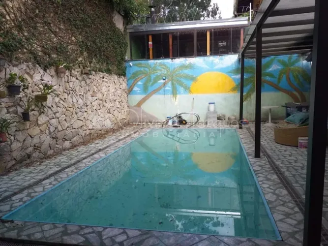 Sobrado com 4 Dormitórios e Piscina em Osasco - Adalgisa