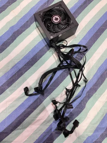 Fonte Gamemax 750W