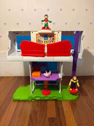 torre de brinquedo - teen titans go