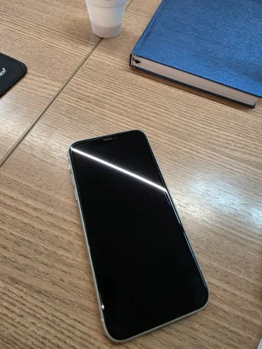 iPhone XR 64GB Branco - Impecável, Sem Detalhes (Bateria 72%)