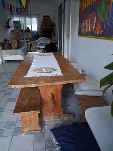 Mesa de madeira grande