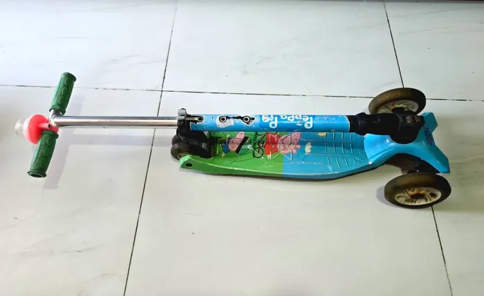 Patinete Pepa Infantil 3 Rodas de Led