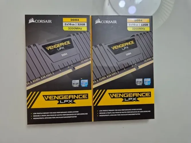 Memória Corsair Vengeance LPX 32GB (2x16GB) DDR4 3200MHz CL16 - NOVA