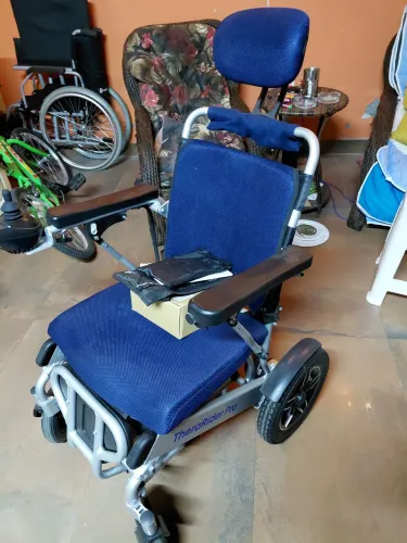 Cadeira de Rodas Motorizada TheraMart TheraRider Pro - Seminova (Estado de Zero)