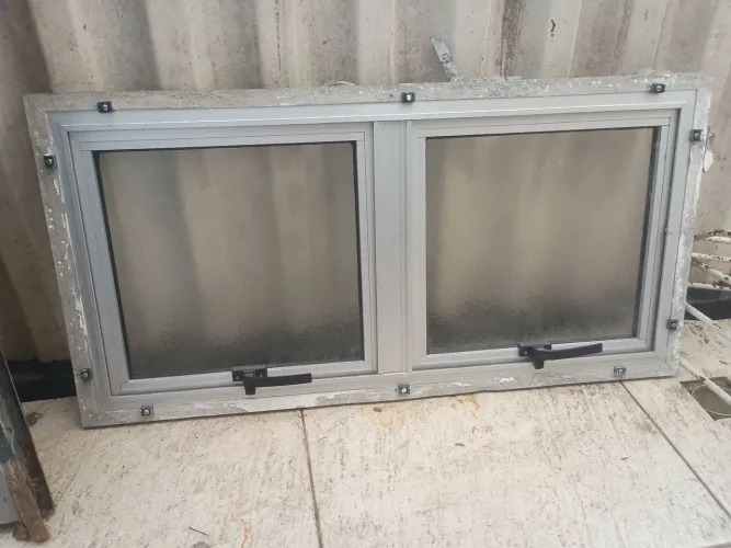 Basculante 100x50 cm por 150$