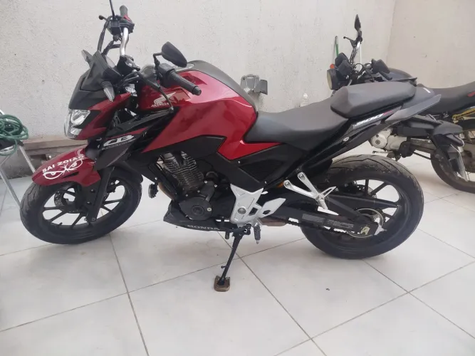 CB Twister cbs vermelha 25/25 5.800km.