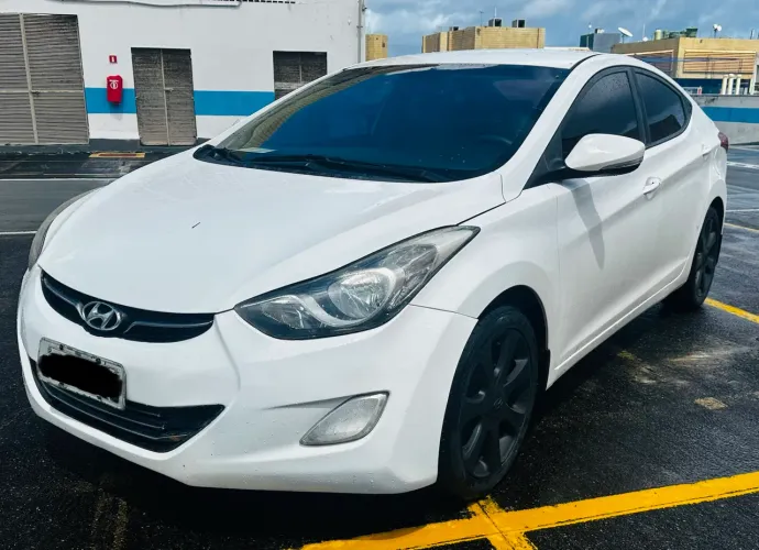 Hyundai Elantra GLS 1.8 16V Aut. 2013
