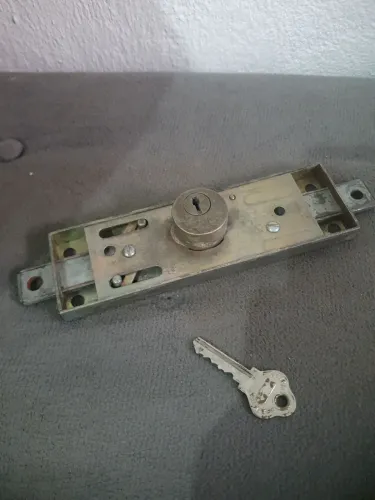 Fechadura de porta de aço