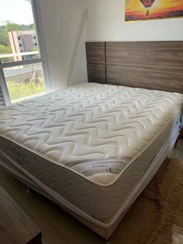 Cama Box King- Desapega - novinha