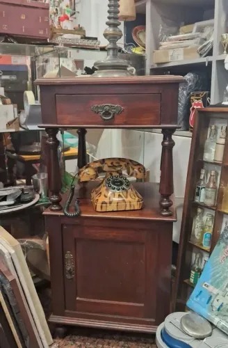 Belíssima Mesa de Cabeceira de 2 Andares