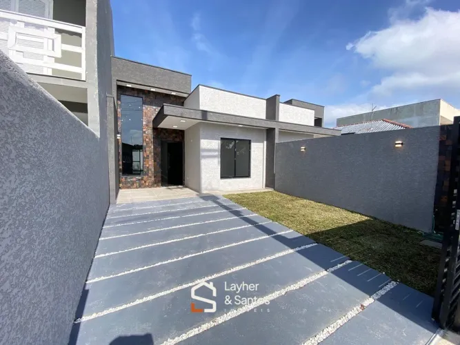 CASA COM PISCINA NO BALNEÁRIO COSTA AZUL