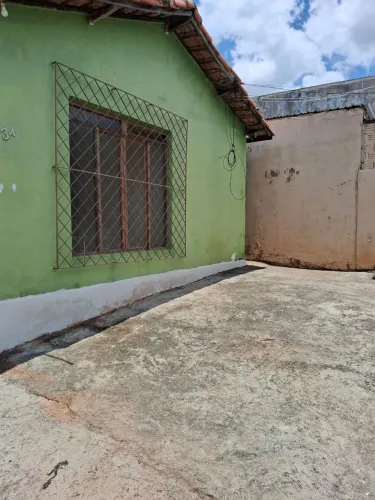 Casa a venda lote inteiro.