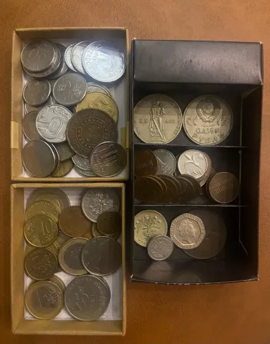 Lote moedas diversas.