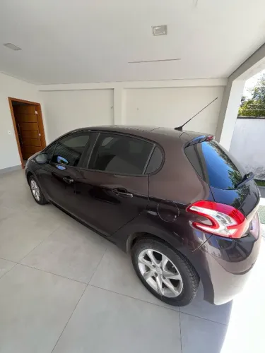 Peugeot 208 Allure 1.5 Flex 8V 5P 2014