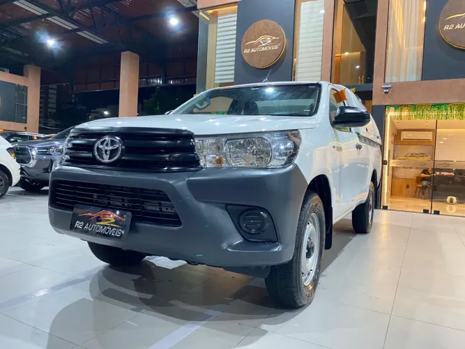 Toyota Hilux CS 4X4 2.8 TDI Diesel Mec. 2021