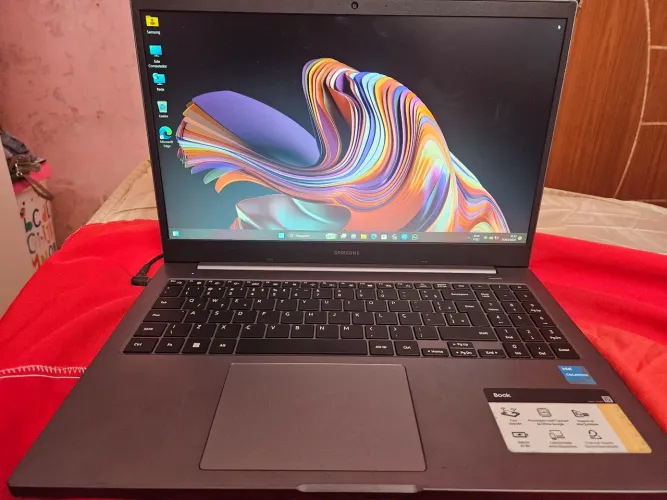 Notebook Samsung Book 2023 - Novo, com bolsa e carregador | Ótimo para estudos