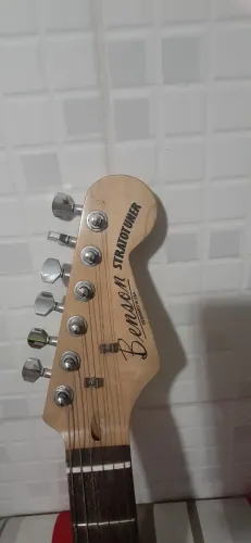 Guitarra Benson Stratotuner