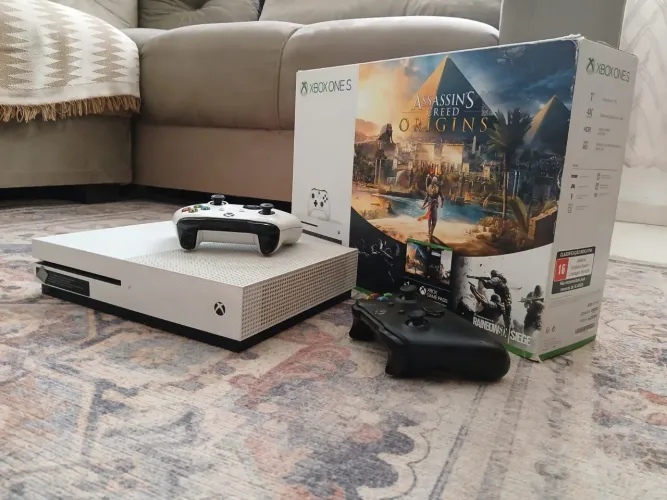Xbox One S Branco 1TB + Caixa Original + 2 Controles Originais | Excelente Estado