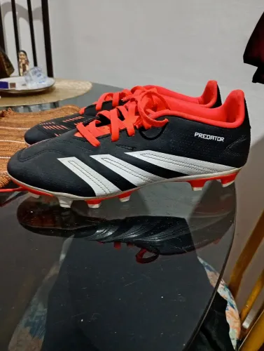 Chuteira ADIDAS PREDADOR