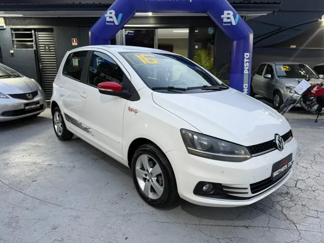 Volkswagen Fox Rock IN RIO 1.6 MI Total Flex 8V 5P 2016