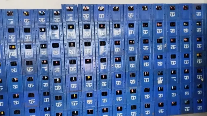 Vendo 200 caixas de litrão da ambv. Com vazilhame