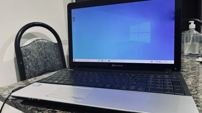 Notebook acer 1.8 ghz c ssd 128gb c 8 gb ( bom estado ) gatemay