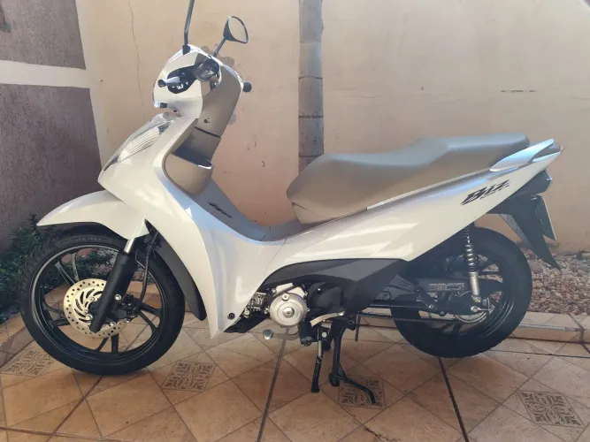Honda Biz EX 125 Branco Pérola 2026