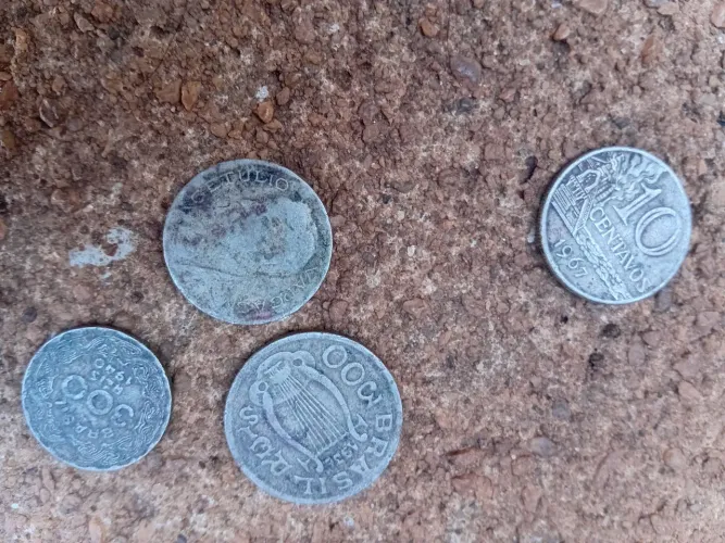 Vendo moeda antiga