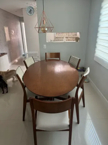 Mesa de Jantar em Madeira com 4 Cadeiras de Madeira Maciça