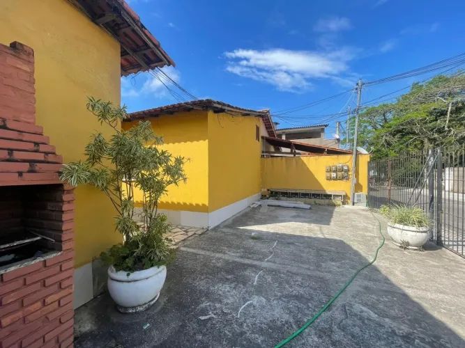 Casa para alugar na Rua Setenta e Oito, Itaipu, Niterói - RJ