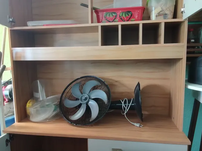 Vendo uma cozinha compraquita de madeira