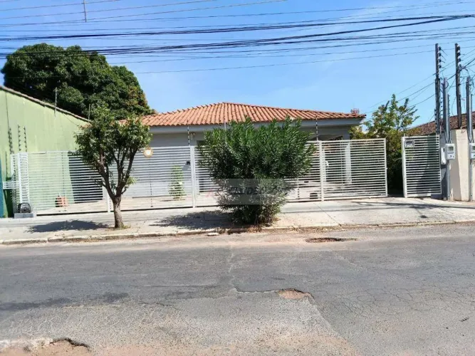 Casa com 3 dormitórios à venda, 258 m² por R$ 950.000,00 - Jardim Mariana - Cuiabá/MT